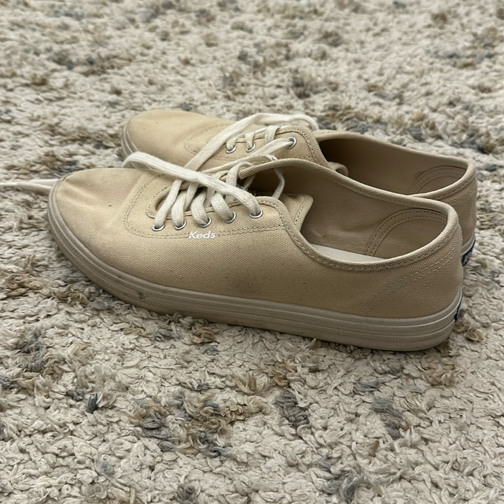 Tan canvas Keds tennis shoes
